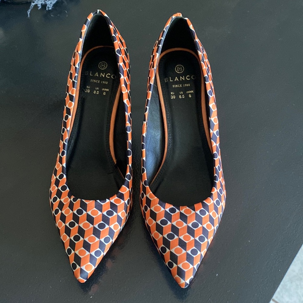 Blanco Geometric Print Heels. Size 8.5 fits like 8.